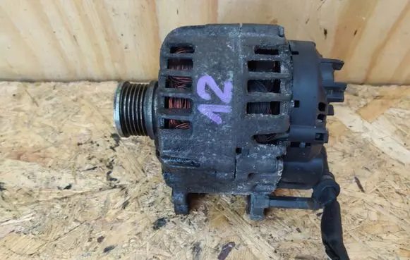 Volkswagen PASSAT B6 Generator/alternator 03L903023L