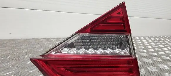 Skoda Superb B6 (3T) Tailgate rear/tail lights 3t5945093a