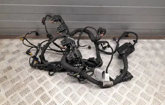 Audi Q3 F3 Engine installation wiring loom 06K972627FM