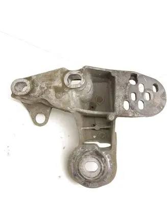 Audi A4 S4 B7 8E 8H Engine mounting bracket 8E0199351