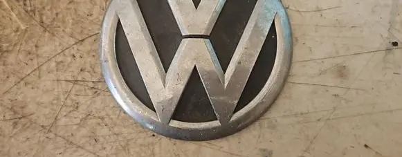 Volkswagen Amarok Manufacturer badge logo/emblem 2H5853630