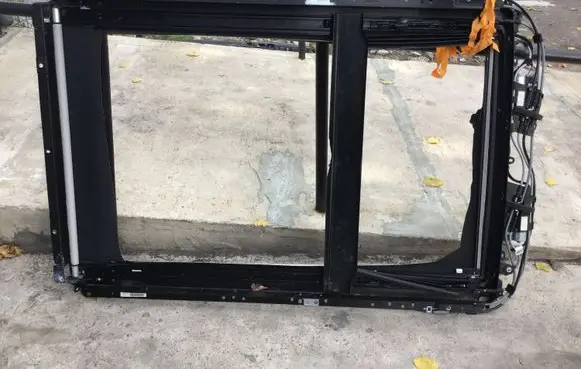 Chrysler Pacifica Sunroof frame 30024770 30024768
