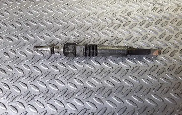 Renault Scenic I Glow plug Y732J