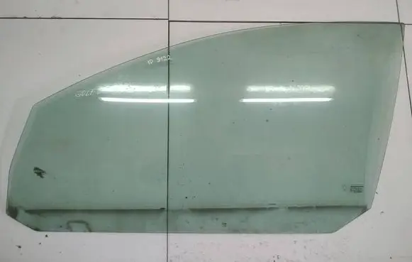 Volkswagen Golf V Front door window glass four-door AS2