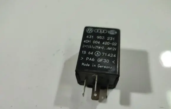 Volkswagen Transporter - Caravelle T4 Other relay 431953231