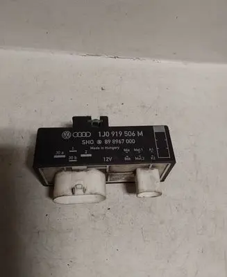 Seat Ibiza III (6L) Coolant fan relay 898967000