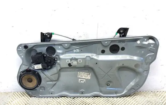 Volkswagen Polo IV 9N3 Front door window regulator with motor 