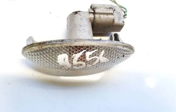 Toyota Yaris Front fender indicator light 817300d030 81730-0d030