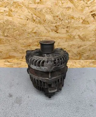 Opel Vivaro Generator/alternator 231006729R