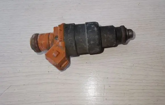 Chrysler Voyager Fuel injectors set 4612402