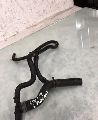Engine coolant pipe/hose