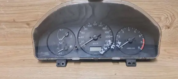 Mazda 626 Speedometer (instrument cluster) GE4T