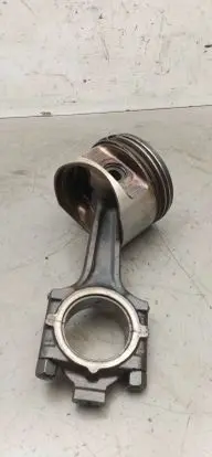 BMW 7 E32 Piston with connecting rod