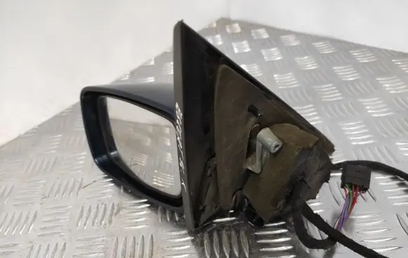Ford Escort Front door electric wing mirror 3004483 C7L2A