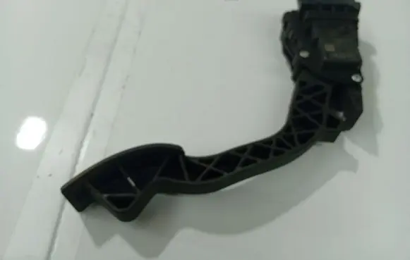 Ford Focus C-MAX Accelerator throttle pedal 3M519F836AF