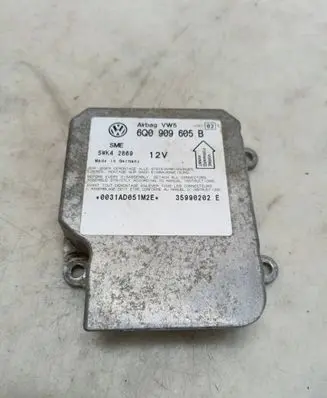 Volkswagen PASSAT B5 Airbag control unit/module 6Q0909605B 35990202E 5WK42869