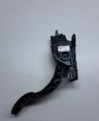 Volvo V70 Accelerator throttle pedal 6G929F836BD 6PV00922001 95YE02