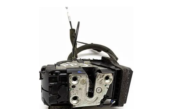 Nissan Juke I F15 Front door lock
