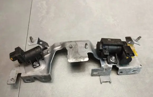 Renault Scenic IV - Grand scenic IV Vacuum valve 8200790180 70181405