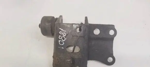 Toyota Avensis Verso Engine mounting bracket
