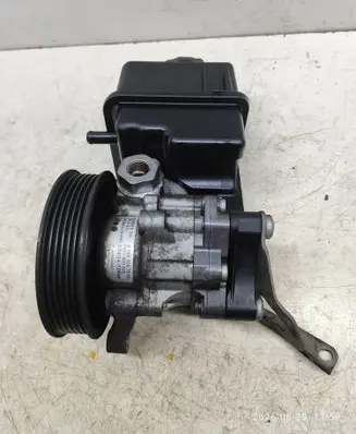 Mercedes-Benz Sprinter W906 Power steering pump A0064667801 7693900525