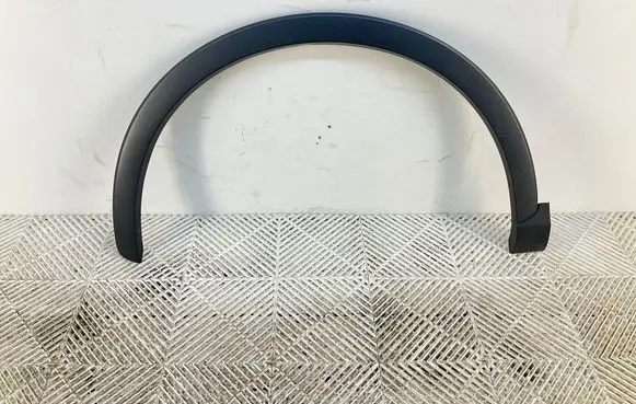 Audi Q3 8U Front arch trim 8U0853717A