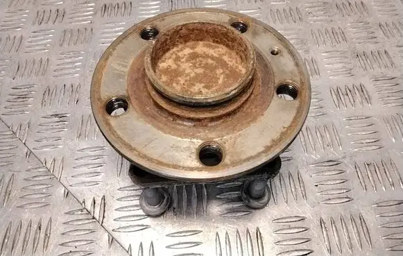 Volvo S80 Rear wheel hub