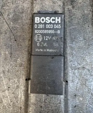 Infiniti M30 Glow plug pre-heat relay 0281003045 8200585956B