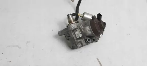 BMW 3 GT F34 Fuel injection high pressure pump 7810696