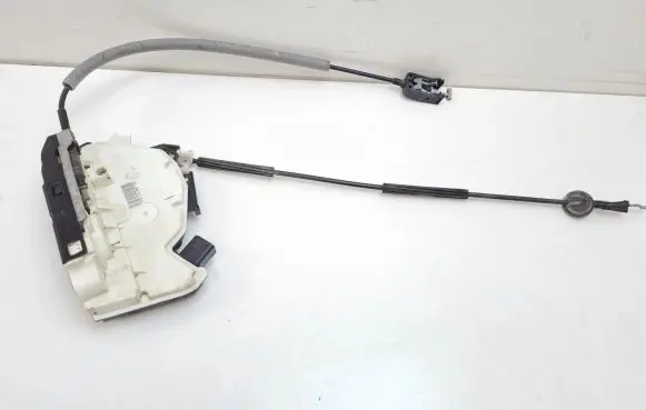 Volkswagen Amarok Rear door lock 5N0839015D