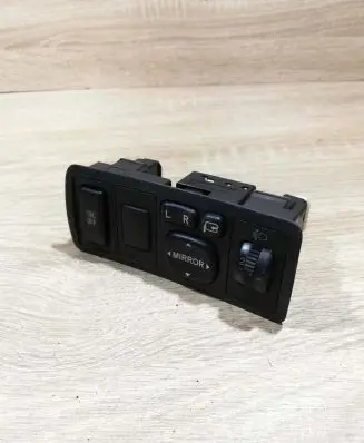 Toyota Avensis T250 Wing mirror switch 183575