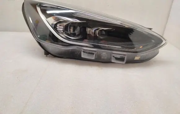 Ford Focus Headlight/headlamp