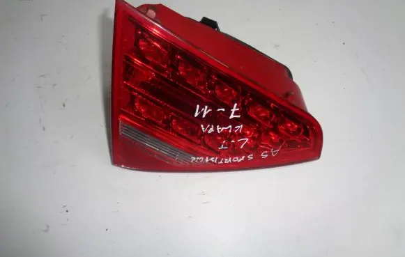 Audi A5 8T 8F Tailgate rear/tail lights 8T0945093A