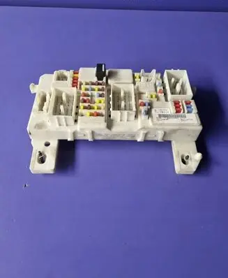 Ford Kuga I Fuse module 7M5T14A073JG 519200901