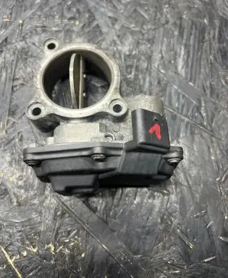 BMW 5 F10 F11 Throttle valve 10378517 7810752