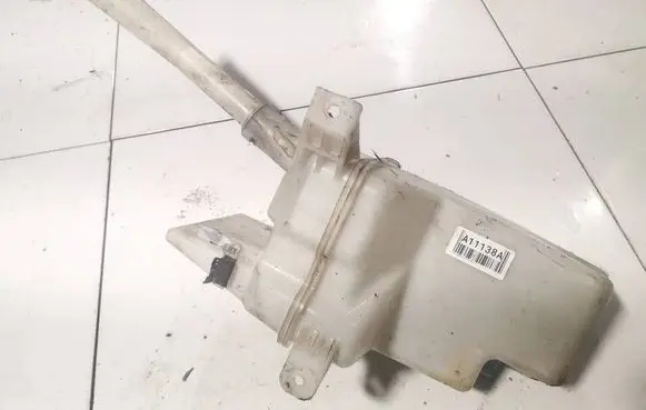 Toyota Corolla Verso AR10 Windshield washer fluid reservoir/tank 