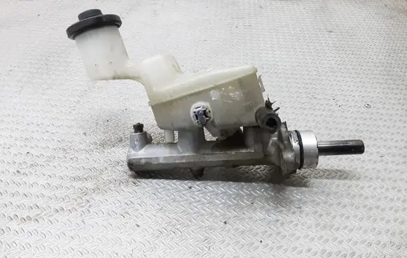 Toyota RAV 4 (XA20) Master brake cylinder 13231110140