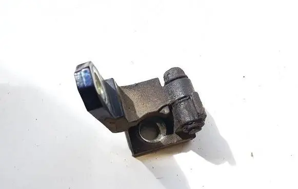 Volkswagen Touran I Rear door lower hinge