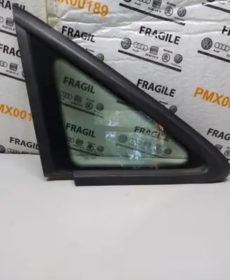 Volkswagen Touran I Front triangle window/glass 1T0845412