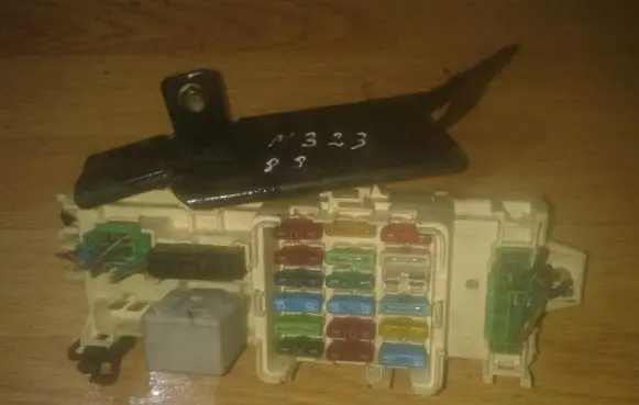 Mazda 323 Fuse box set 63120