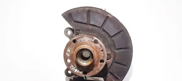 Volkswagen Golf V Front wheel hub