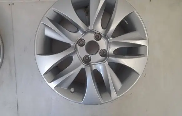 Citroen DS5 R17 alloy rim 9670292277