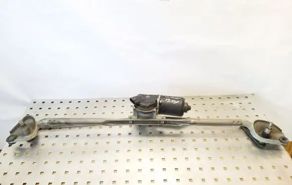 Chrysler 300 - 300C Front wiper linkage and motor 04805716AA