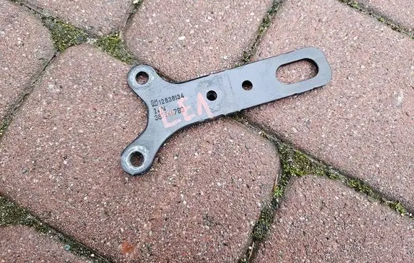 Opel Adam Engine mount vacuum valve 12636134