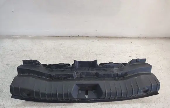 Trunk/boot sill cover protection