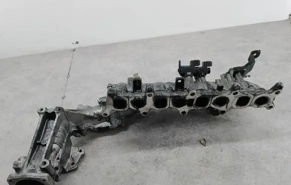 Opel Astra J Intake manifold 8973858235