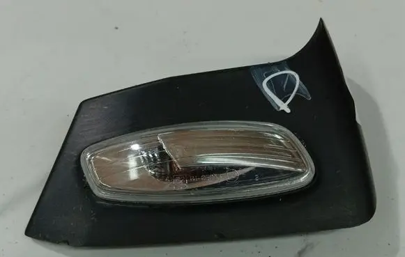 Citroen C4 Grand Picasso Front fender indicator light 