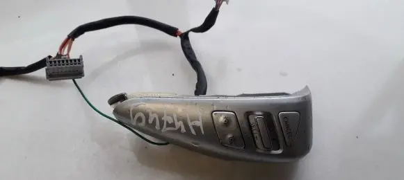 Nissan Note (E12) Steering wheel buttons/switches 