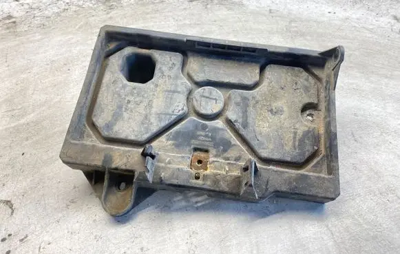 Jeep Grand Cherokee (WK) Battery tray 37983a
