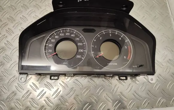 Volvo V70 Speedometer (instrument cluster) 30786623AB 36002195 69199860U